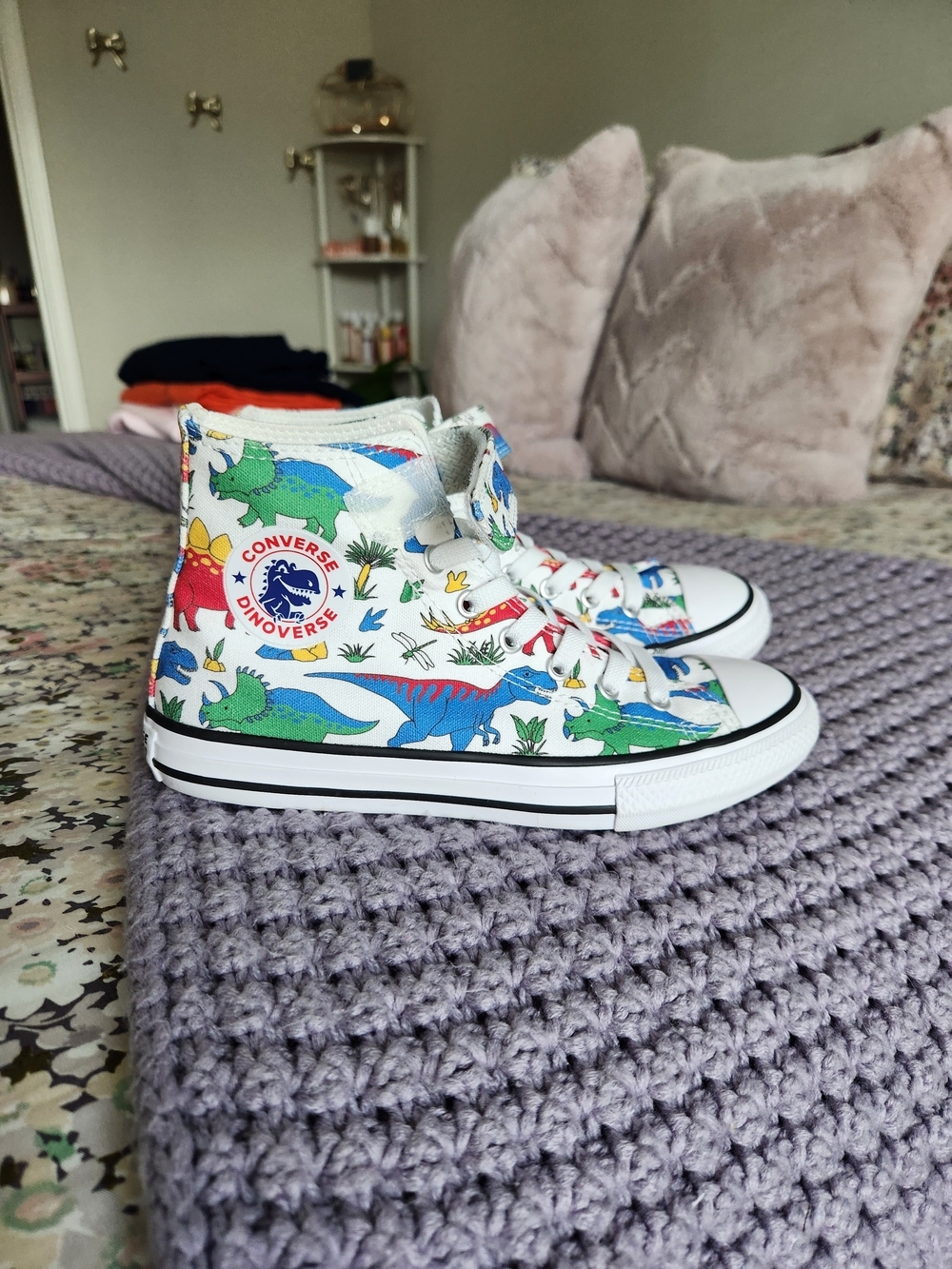 Sz 3 Converse Kids' White Dinovese High-Top Sneakers